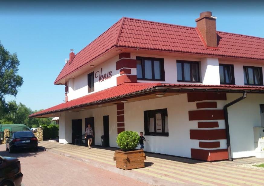 Restauracja Venus Hotel Ostrowiec Swietokrzyski Exterior photo